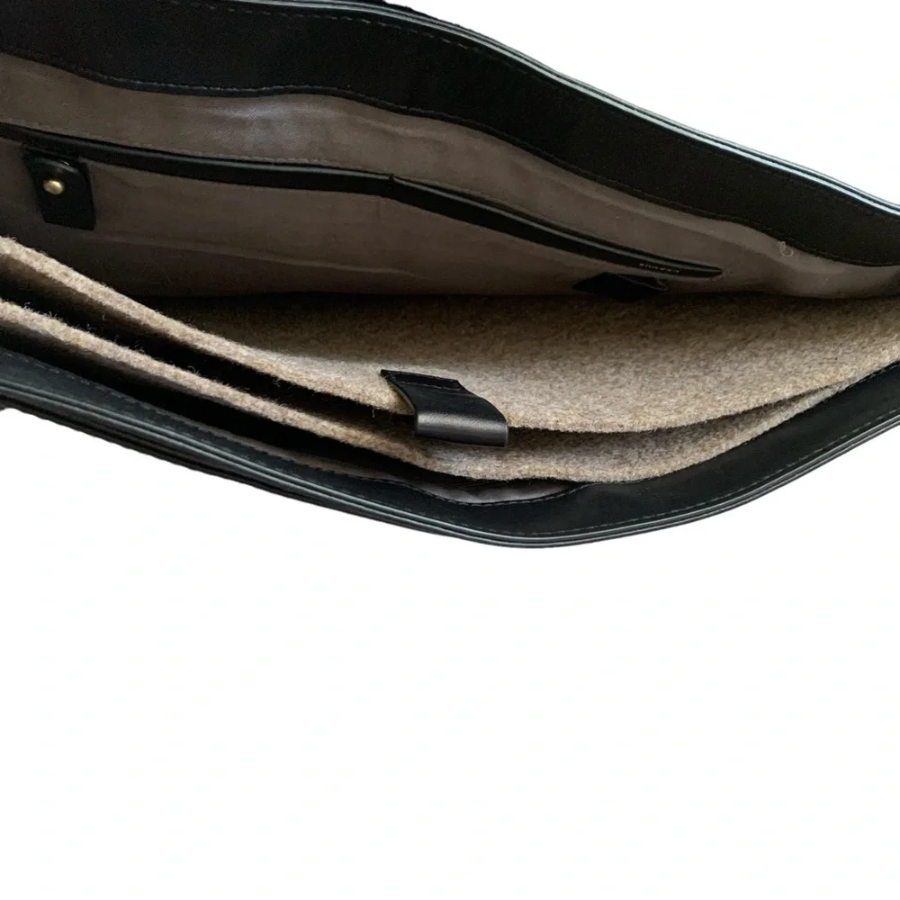 Skagen Black Men’s Cowhide Leather Messenger Bag